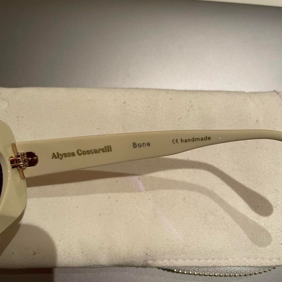 Apercu eyewear Alyssa 01 sunglasses in Bone - Picture 6 of 6